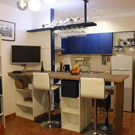 Apartment Luxury 4 Bed On Coastal Footpath At Cap Ras Llanca