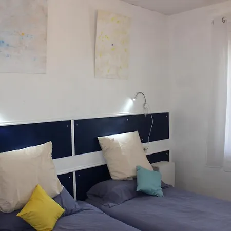 Apartamento Luxury 4 Bed On Coastal Footpath At Cap Ras Llançà